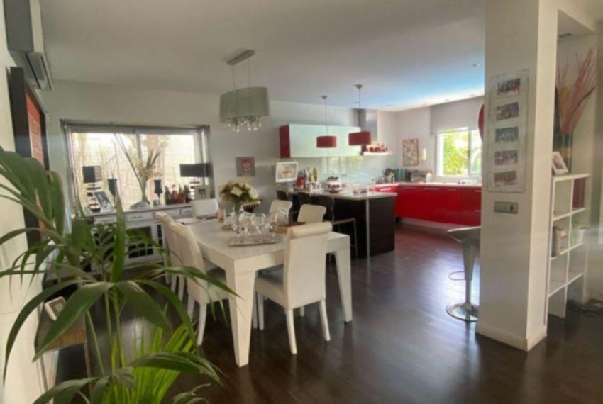 R4069894-Villa-For-Sale-Marbella-Detached-4-Beds-360-Built-3