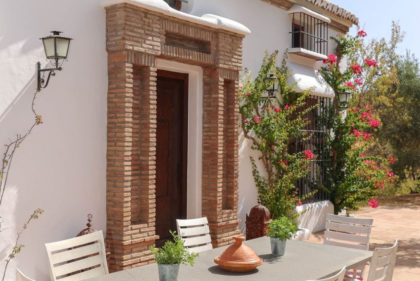 R4096855-Villa-For-Sale-Guaro-Detached-1-Beds-147-Built-9