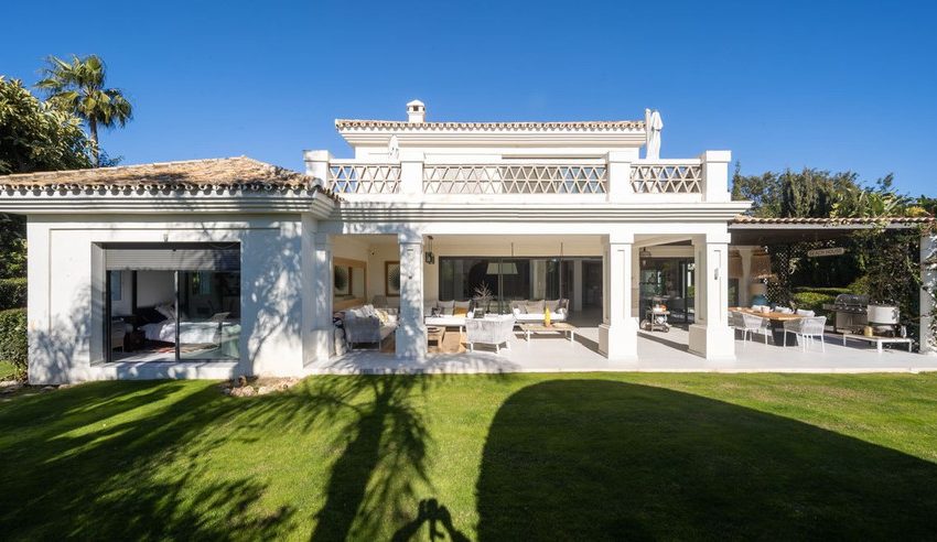 R4242928-Villa-For-Sale-Guadalmina-Baja-Detached-5-Beds-568-Built-17