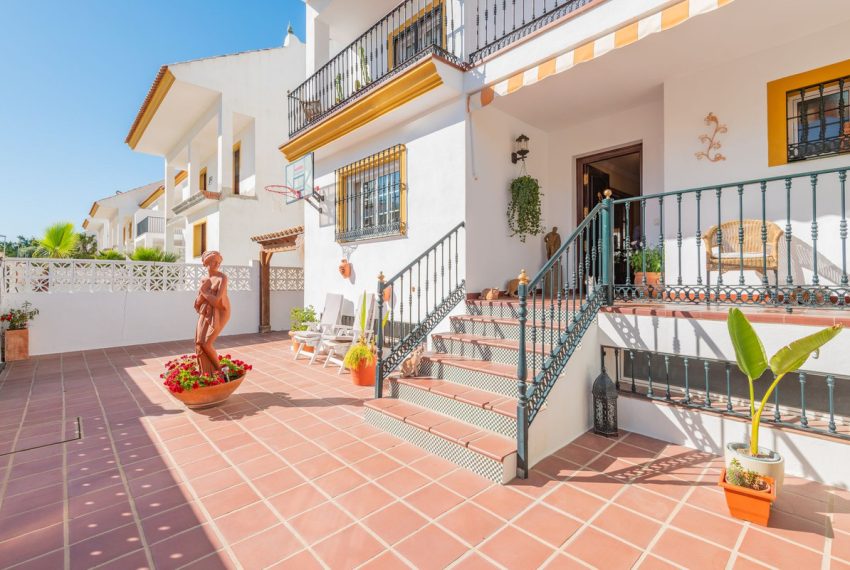 R4303345-Townhouse-For-Sale-San-Pedro-de-Alcantara-Terraced-4-Beds-300-Built-19