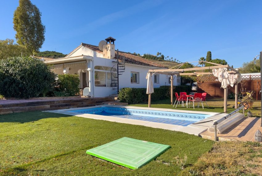 R4594390-Villa-For-Sale-Coin-Detached-2-Beds-63-Built