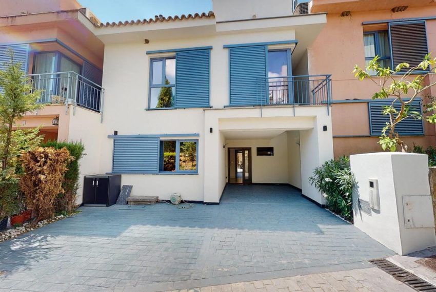 R4646059-Townhouse-For-Sale-Nueva-Andalucia-Terraced-4-Beds-231-Built-2