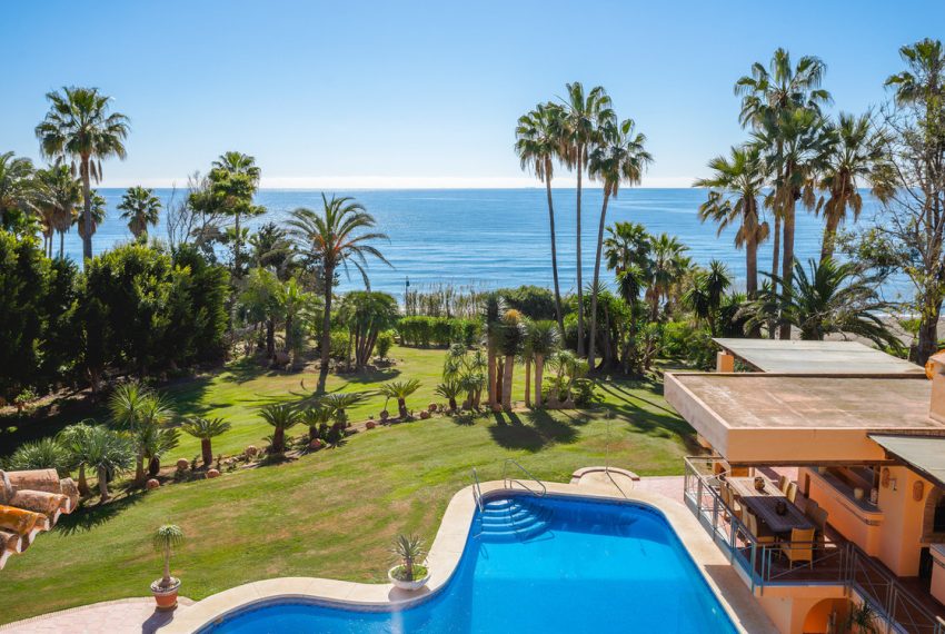 R4674448-Villa-For-Sale-Estepona-Detached-8-Beds-1013-Built-4