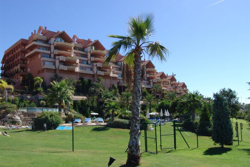 R4677334-Apartment-For-Sale-Nueva-Andalucia-Middle-Floor-2-Beds-93-Built