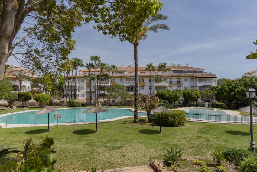 R4693975-Apartment-For-Sale-Nueva-Andalucia-Ground-Floor-2-Beds-84-Built