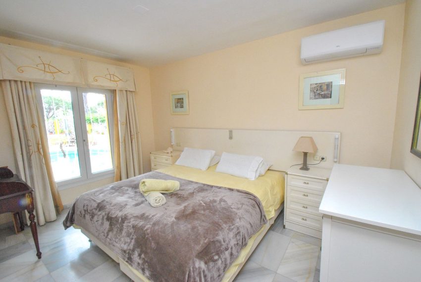 R4713262-Villa-For-Sale-Calahonda-Detached-4-Beds-126-Built-7