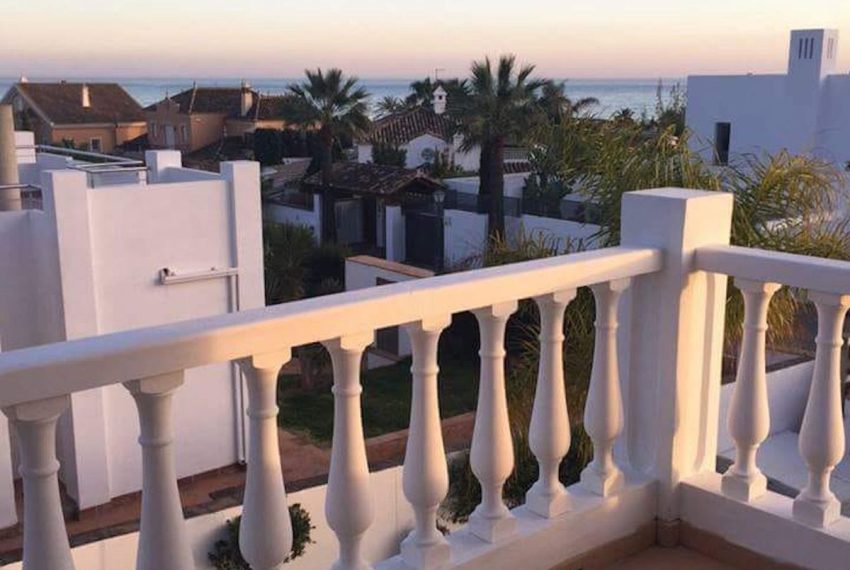 R4752166-Villa-For-Sale-Las-Chapas-Detached-2-Beds-203-Built-1