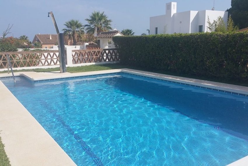 R4752166-Villa-For-Sale-Las-Chapas-Detached-2-Beds-203-Built-2