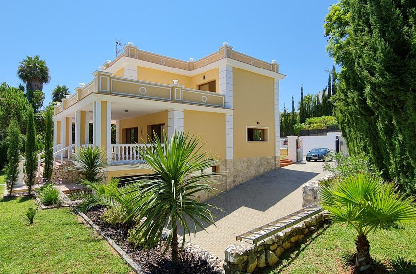 R4765366-Villa-For-Sale-Las-Chapas-Detached-4-Beds-475-Built-2