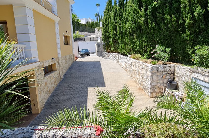 R4765366-Villa-For-Sale-Las-Chapas-Detached-4-Beds-475-Built-5