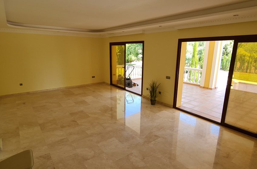 R4765366-Villa-For-Sale-Las-Chapas-Detached-4-Beds-475-Built-7