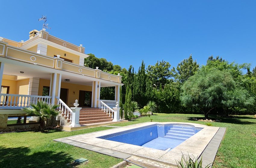 R4765366-Villa-For-Sale-Las-Chapas-Detached-4-Beds-475-Built