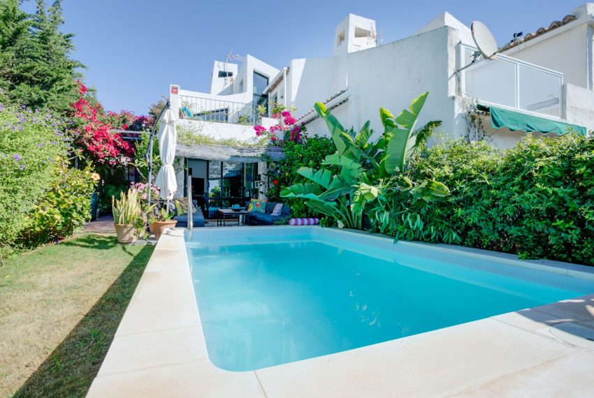 R4767667-Villa-For-Sale-Estepona-Semi-Detached-2-Beds-127-Built