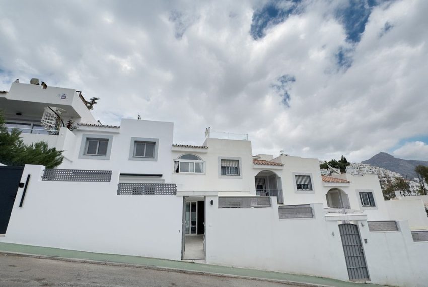 R4778125-Villa-For-Sale-Nueva-Andalucia-Semi-Detached-3-Beds-150-Built-1