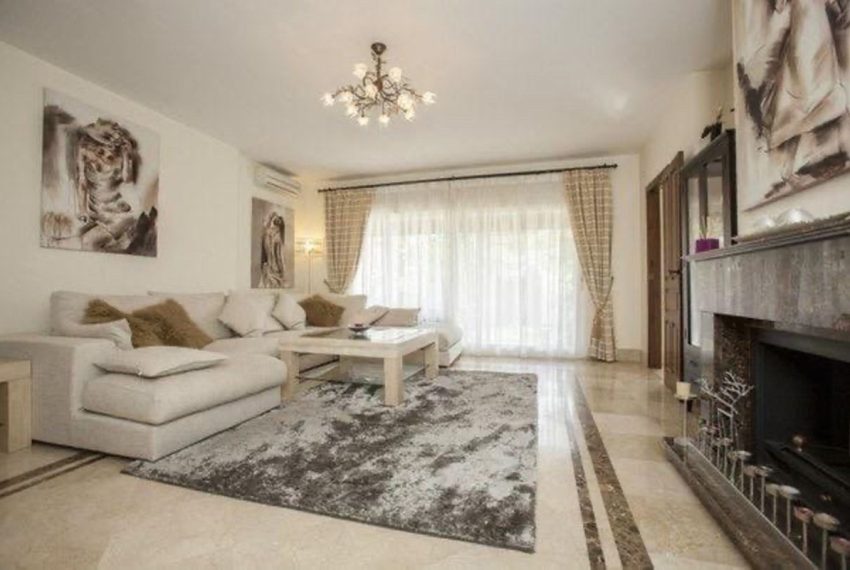 R4787482-Villa-For-Sale-Nueva-Andalucia-Detached-5-Beds-360-Built-9