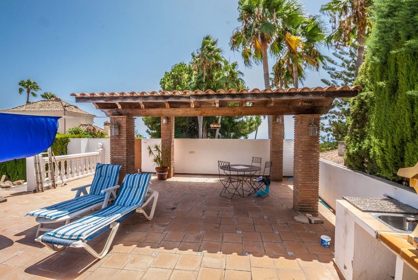 R4793257-Villa-For-Sale-Elviria-Detached-5-Beds-350-Built-1