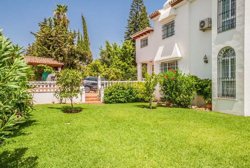 R4793257-Villa-For-Sale-Elviria-Detached-5-Beds-350-Built-7