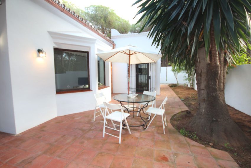 R2545199-Villa-For-Sale-Elviria-Detached-3-Beds-154-Built-4