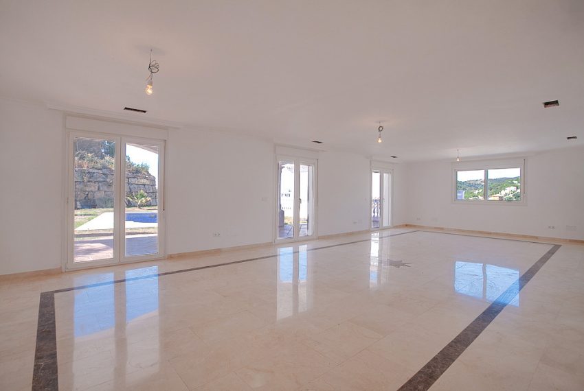 R3592852-Villa-For-Sale-Estepona-Detached-4-Beds-350-Built-3