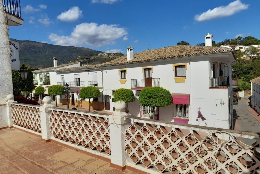 R4033063-Villa-For-Sale-Benahavis-Semi-Detached-3-Beds-163-Built-2