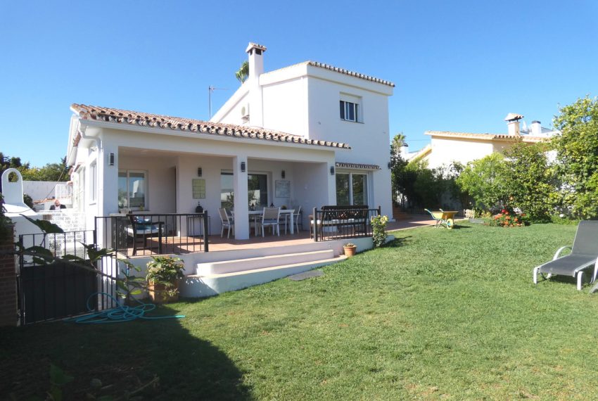 R4237291-Villa-For-Sale-San-Pedro-de-Alcantara-Detached-5-Beds-150-Built-1