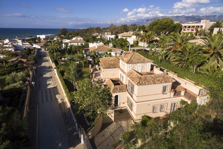 R4297231-Villa-For-Sale-Elviria-Detached-6-Beds-485-Built-6