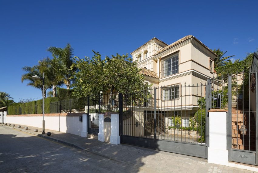 R4297231-Villa-For-Sale-Elviria-Detached-6-Beds-485-Built-7