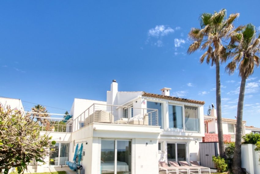 R4305580-Villa-For-Sale-Estepona-Detached-4-Beds-242-Built-2