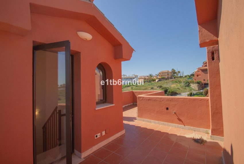 R4345420-Apartment-For-Sale-Estepona-Penthouse-6-Beds-216-Built-9