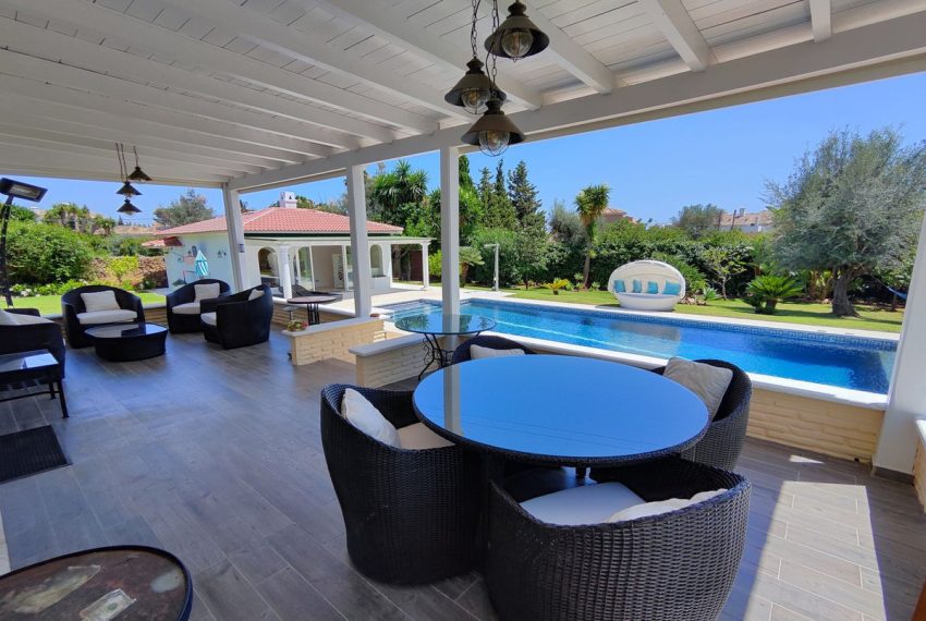 R4349356-Villa-For-Sale-Marbella-Detached-4-Beds-365-Built-4