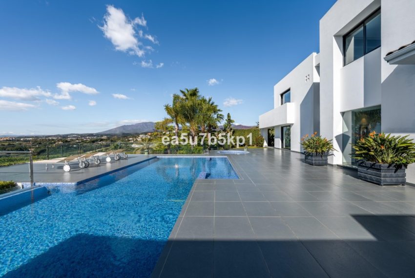 R4361089-Villa-For-Sale-Benahavis-Detached-5-Beds-595-Built-2