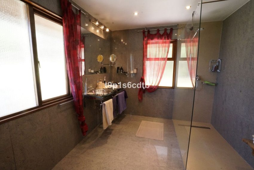 R4364890-Villa-For-Sale-Monda-Detached-5-Beds-488-Built-15