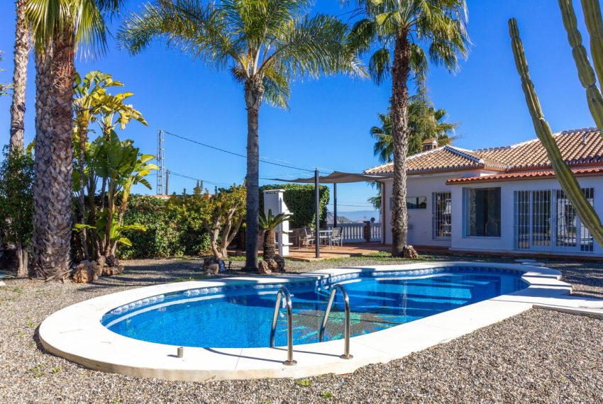 R4397680-Villa-For-Sale-Coin-Detached-4-Beds-130-Built-1