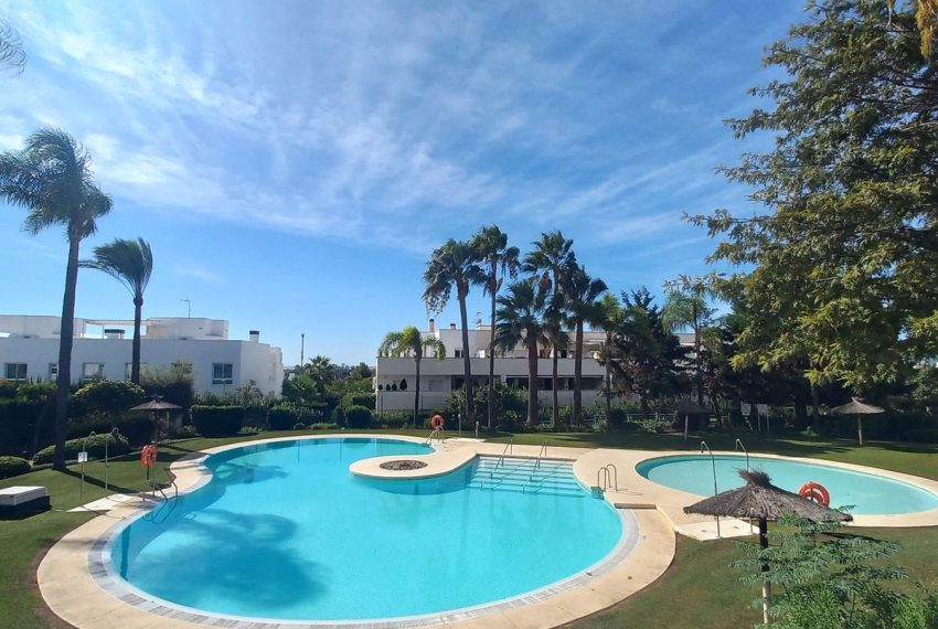 R4427275-Apartment-For-Sale-Nueva-Andalucia-Ground-Floor-2-Beds-90-Built