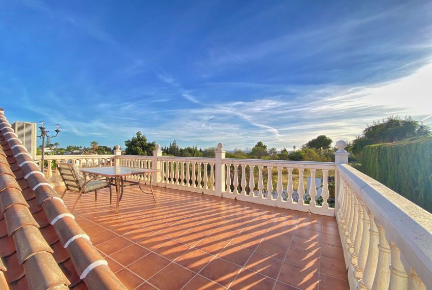 R4553383-Villa-For-Sale-Marbella-Detached-3-Beds-234-Built-11