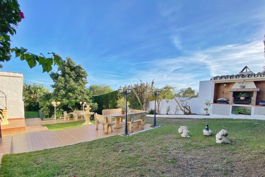 R4553383-Villa-For-Sale-Marbella-Detached-3-Beds-234-Built-4