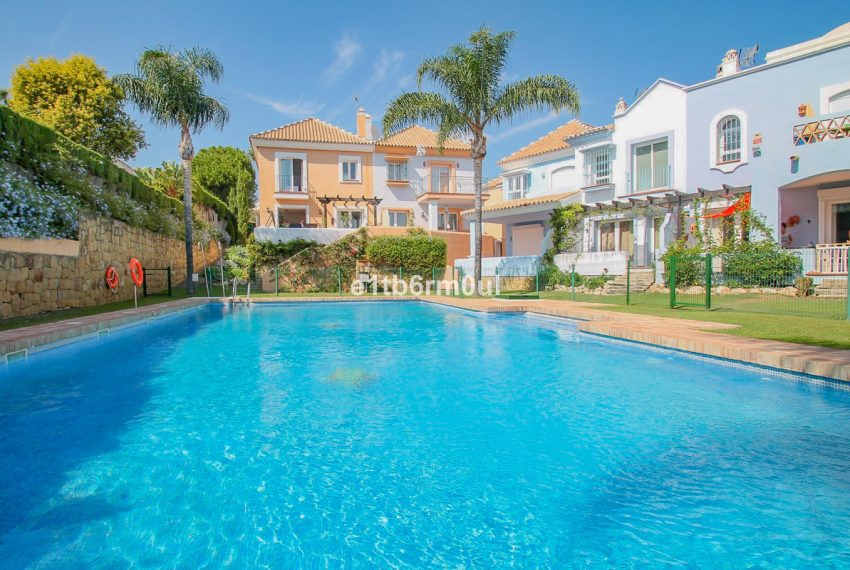 R4554895-Townhouse-For-Sale-Nueva-Andalucia-Terraced-3-Beds-166-Built