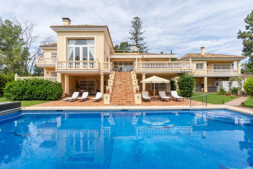 R4632781-Villa-For-Sale-Guadalmina-Baja-Detached-6-Beds-500-Built-2