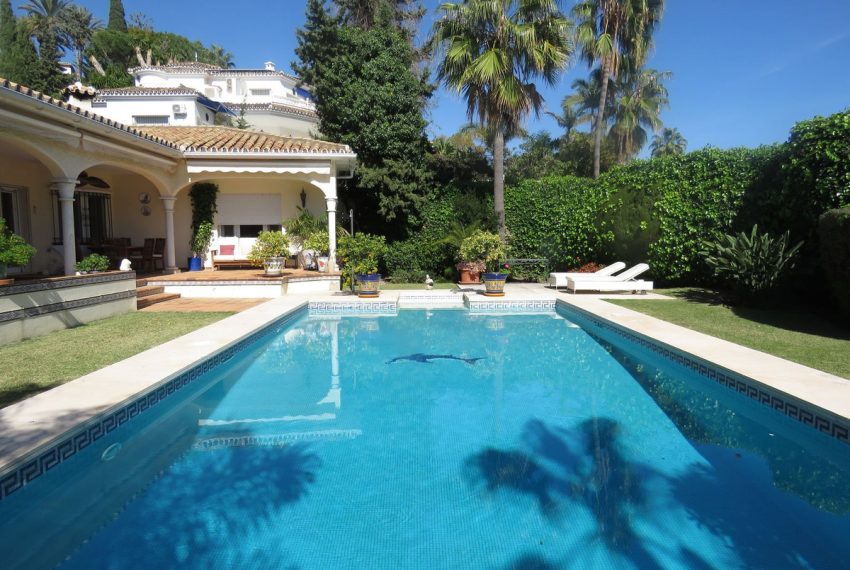 R4652194-Villa-For-Sale-El-Paraiso-Detached-4-Beds-350-Built-4