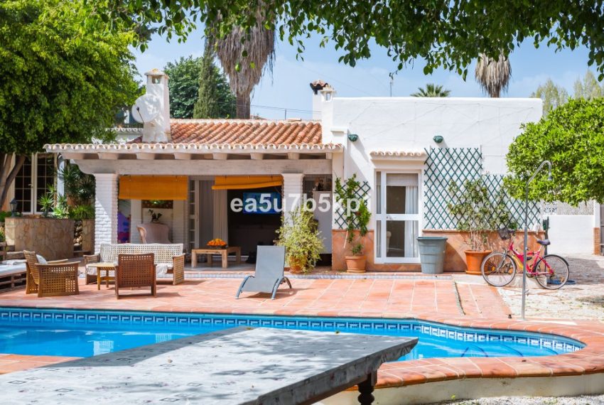 R4732342-Villa-For-Sale-Nueva-Andalucia-Detached-4-Beds-299-Built