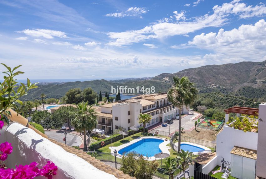 R4733092-Apartment-For-Sale-Istan-Penthouse-2-Beds-234-Built