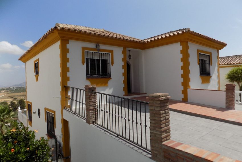 R4746619-Villa-For-Sale-Coin-Detached-8-Beds-226-Built