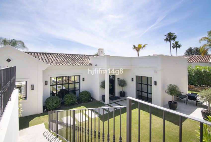 R4747663-Villa-For-Sale-Nueva-Andalucia-Detached-3-Beds-221-Built-4