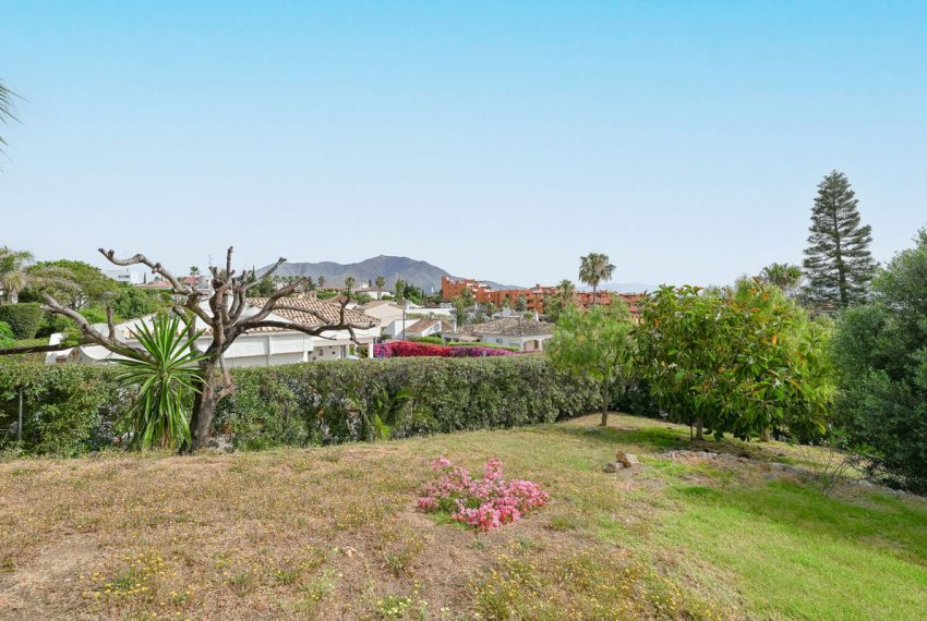 R4749100-Villa-For-Sale-Estepona-Detached-4-Beds-326-Built-1