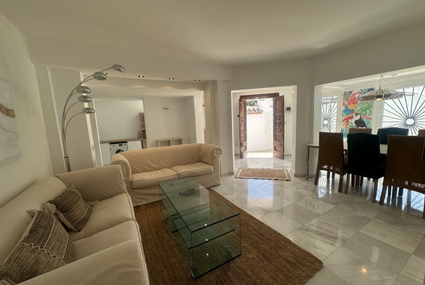 R4762249-Villa-For-Sale-San-Pedro-de-Alcantara-Detached-3-Beds-214-Built-1