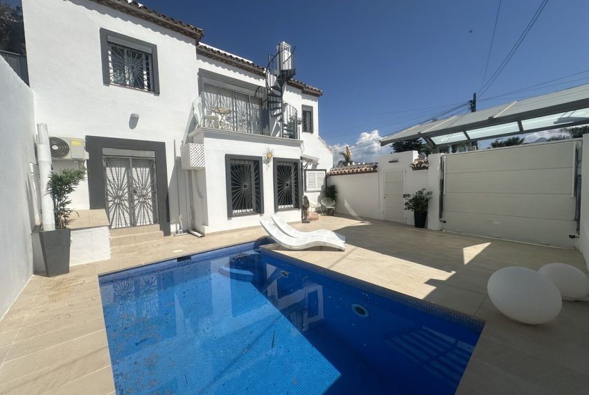 R4762249-Villa-For-Sale-San-Pedro-de-Alcantara-Detached-3-Beds-214-Built