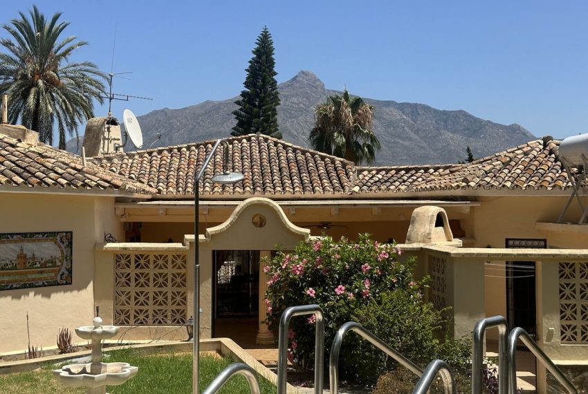 R4775542-Villa-For-Sale-Nueva-Andalucia-Detached-5-Beds-441-Built-2