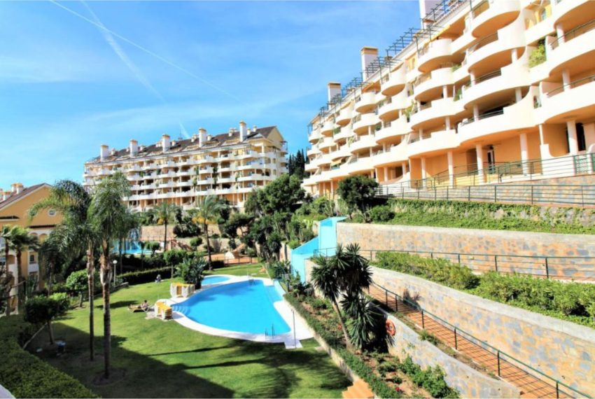 R4777534-Apartment-For-Sale-Nueva-Andalucia-Middle-Floor-2-Beds-100-Built