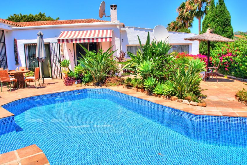 R4780669-Villa-For-Sale-Estepona-Detached-4-Beds-165-Built-4