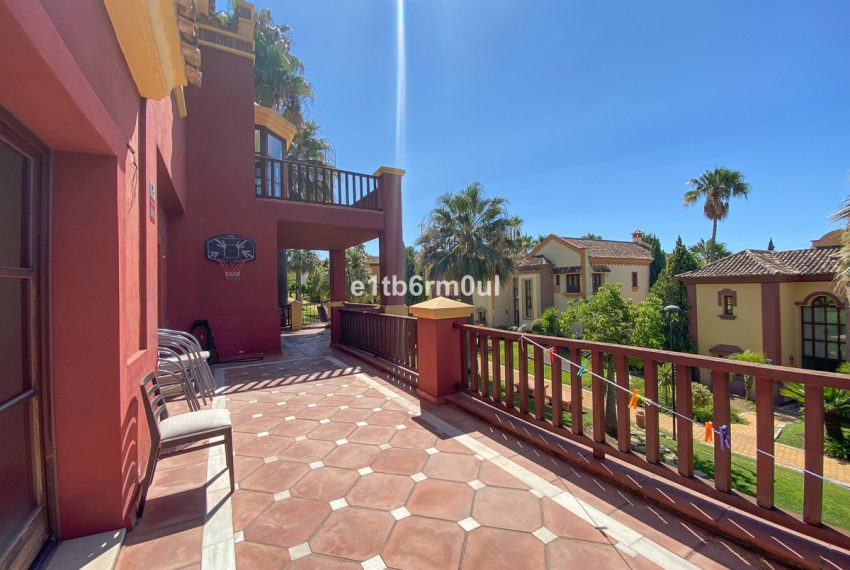 R4803238-Villa-For-Sale-Nagueles-Detached-6-Beds-683-Built-1